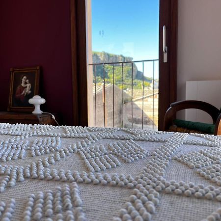 科莱奥内Palazzo Triolo - Dimora Di Charme住宿加早餐旅馆 外观 照片