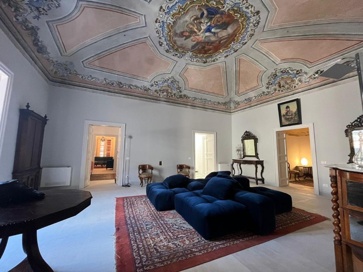 科莱奥内Palazzo Triolo - Dimora Di Charme住宿加早餐旅馆 外观 照片