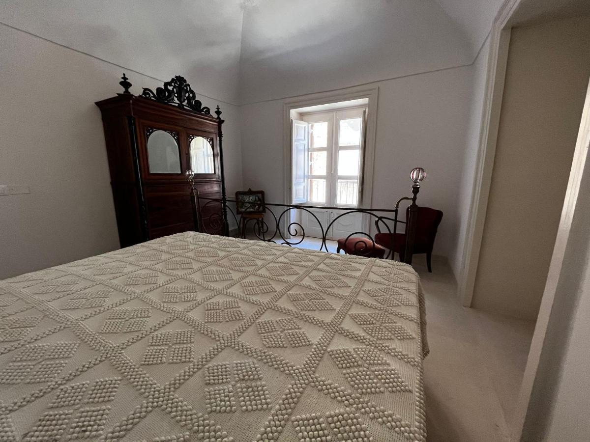 科莱奥内Palazzo Triolo - Dimora Di Charme住宿加早餐旅馆 外观 照片