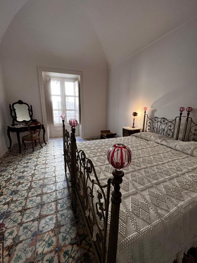 科莱奥内Palazzo Triolo - Dimora Di Charme住宿加早餐旅馆 外观 照片